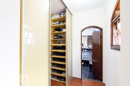 Casa à venda com 350m², 5 quartos e 4 vagasCloset Suíte 1