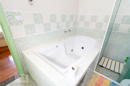 Casa à venda com 350m², 5 quartos e 4 vagasBanheiro Suíte 3