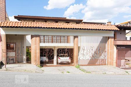 Casa à venda com 350m², 5 quartos e 4 vagasFachada