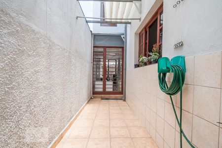 Casa à venda com 150m², 3 quartos e 2 vagas Casa à venda com 150m², 3 quartos e 2 vagasCorredor Lateral