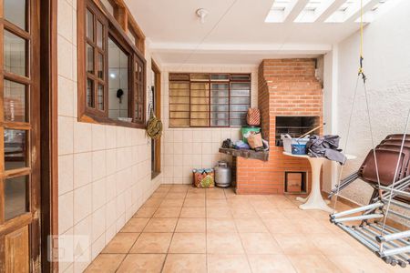 Casa à venda com 150m², 3 quartos e 2 vagas Casa à venda com 150m², 3 quartos e 2 vagasQuintal