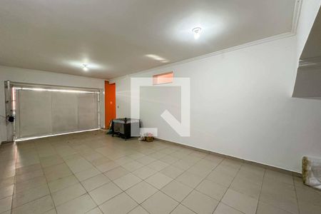 Casa à venda com 200m², 3 quartos e 5 vagas Casa à venda com 200m², 3 quartos e 5 vagasGaragem