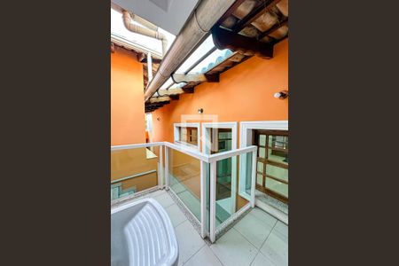 Casa à venda com 200m², 3 quartos e 5 vagas Casa à venda com 200m², 3 quartos e 5 vagasÁrea de Serviço