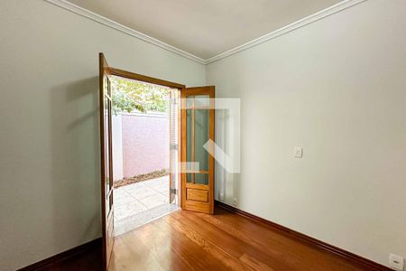 Casa à venda com 200m², 3 quartos e 5 vagas Casa à venda com 200m², 3 quartos e 5 vagasSuíte 2