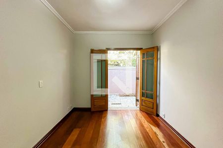 Casa à venda com 200m², 3 quartos e 5 vagas Casa à venda com 200m², 3 quartos e 5 vagasSuíte 3