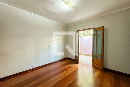 Suíte 1 de casa à venda com 3 quartos, 200m² em Vila Paiva, São Paulo