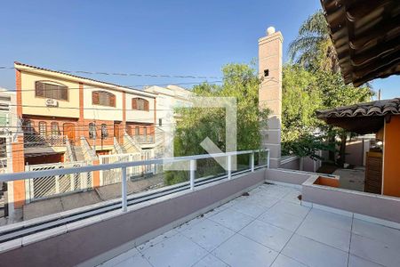 Casa à venda com 200m², 3 quartos e 5 vagas Casa à venda com 200m², 3 quartos e 5 vagasVaranda