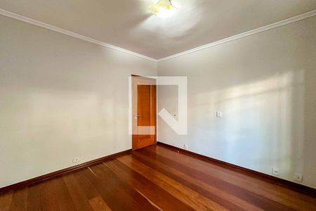 Suíte 1 de casa à venda com 3 quartos, 200m² em Vila Paiva, São Paulo