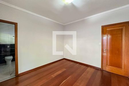 Suíte 1 de casa à venda com 3 quartos, 200m² em Vila Paiva, São Paulo