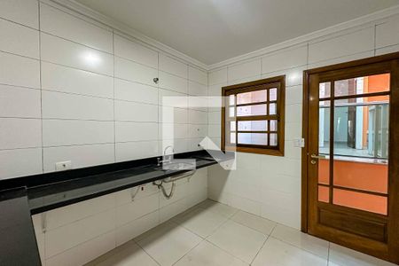 Casa à venda com 200m², 3 quartos e 5 vagas Casa à venda com 200m², 3 quartos e 5 vagasCozinha