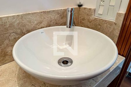 Casa à venda com 200m², 3 quartos e 5 vagas Casa à venda com 200m², 3 quartos e 5 vagasBanheiro da Suíte 2