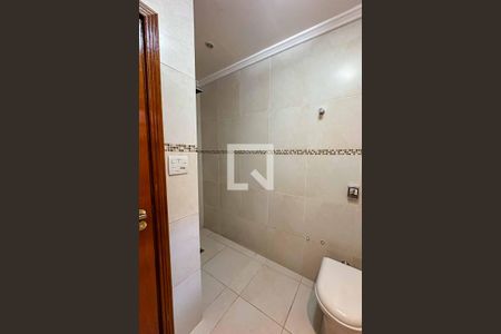 Casa à venda com 200m², 3 quartos e 5 vagas Casa à venda com 200m², 3 quartos e 5 vagasBanheiro da Suíte 3