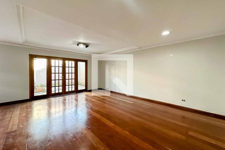 Sala de casa à venda com 3 quartos, 200m² em Vila Paiva, São Paulo