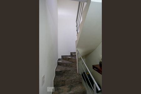 Escada de casa à venda com 3 quartos, 180m² em Vila Tupi, São Bernardo do Campo