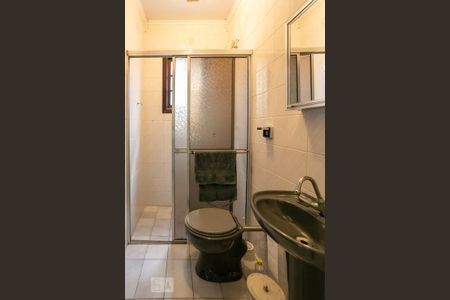 Casa à venda com 380m², 4 quartos e 5 vagasBanheiro de Serviço