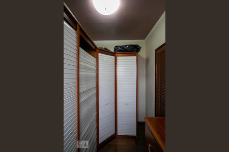 Casa à venda com 380m², 4 quartos e 5 vagasCloset da suíte 1