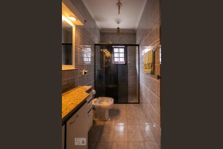 Casa à venda com 380m², 4 quartos e 5 vagasBanheiro 2