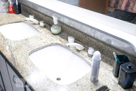 Casa à venda com 380m², 4 quartos e 5 vagasPia duplas