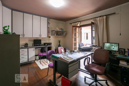 Casa à venda com 380m², 4 quartos e 5 vagasQuarto 2