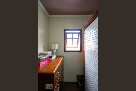 Casa à venda com 380m², 4 quartos e 5 vagasCloset da suíte 1