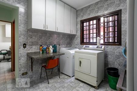 Casa à venda com 380m², 4 quartos e 5 vagasÁrea de Serviço