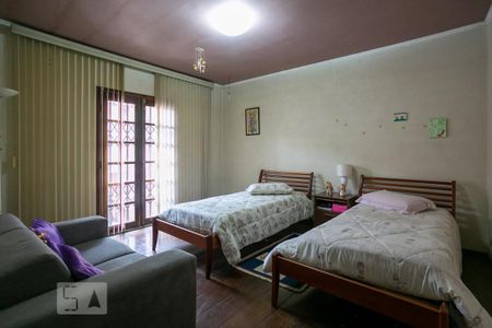 Casa à venda com 380m², 4 quartos e 5 vagasQuarto 1