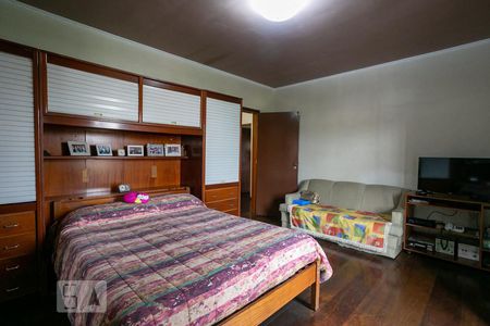 Casa à venda com 380m², 4 quartos e 5 vagasSuíte 1