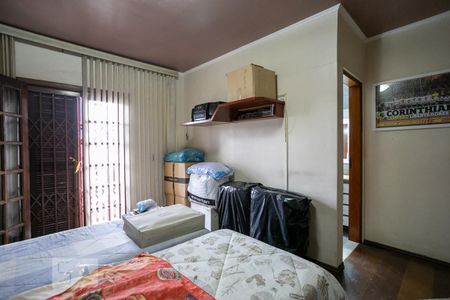 Casa à venda com 380m², 4 quartos e 5 vagasSuíte 2