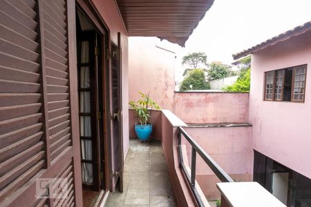 Casa à venda com 380m², 4 quartos e 5 vagasSacada dos quartos