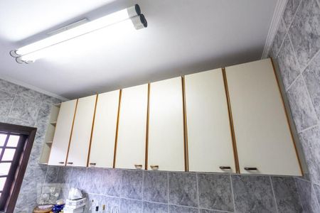 Casa à venda com 380m², 4 quartos e 5 vagasCozinha edícula armários