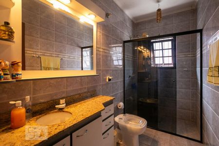 Casa à venda com 380m², 4 quartos e 5 vagasBanheiro 2