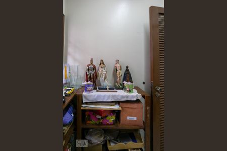 Casa à venda com 380m², 4 quartos e 5 vagasDespensa