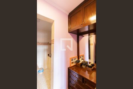 Casa à venda com 376m², 4 quartos e 4 vagas Casa à venda com 376m², 4 quartos e 4 vagasCloset da Suíte 3