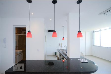Luminárias de kitnet/studio para alugar com 1 quarto, 50m² em São Francisco, Niterói