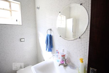 Casa à venda com 220m², 2 quartos e 2 vagasBanheiro