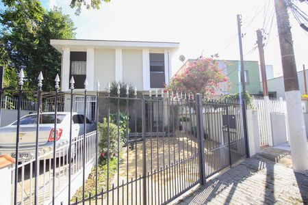 Casa à venda com 220m², 2 quartos e 2 vagasFachada