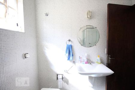 Casa à venda com 220m², 2 quartos e 2 vagasBanheiro