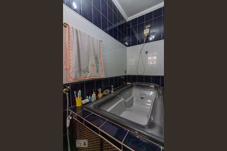 Casa à venda com 180m², 3 quartos e 4 vagasBanheiro