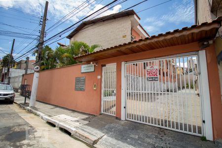 Casa de condomínio à venda com 132m², 3 quartos e 3 vagasFachada