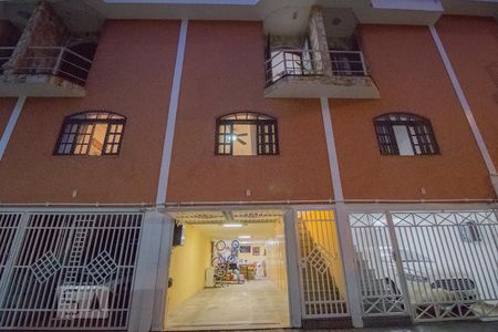 Casa de condomínio à venda com 132m², 3 quartos e 3 vagasFachada