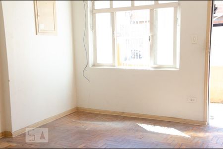 Sala de casa à venda com 1 quarto, 80m² em Vila Nivi, São Paulo