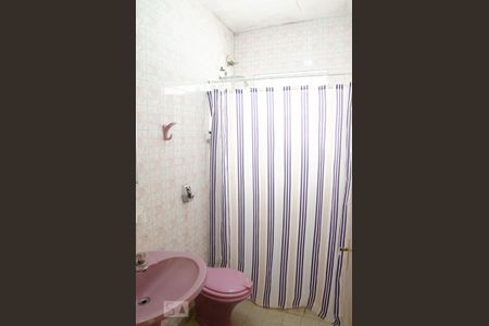 Banheiro de casa à venda com 1 quarto, 80m² em Vila Nivi, São Paulo