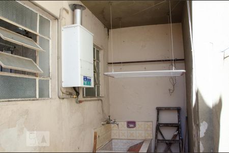Casa à venda com 80m², 1 quarto e sem vagaArea de serviço