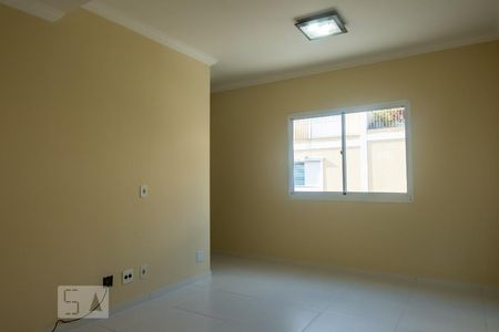 Sala de casa de condomínio para alugar com 2 quartos, 109m² em Vila Bertioga, São Paulo