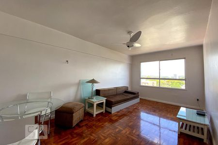 Sala de Estar de apartamento para alugar com 1 quarto, 70m² em Centro, São Leopoldo