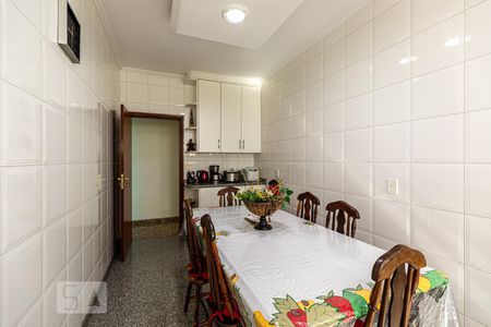 Casa à venda com 800m², 7 quartos e 8 vagasCozinha