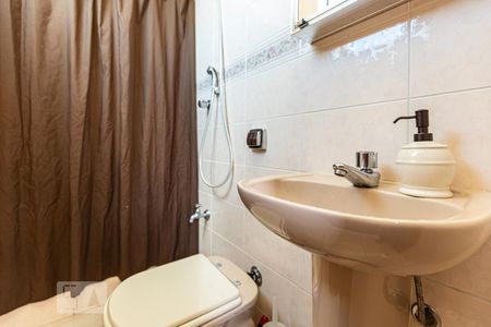 Casa à venda com 800m², 7 quartos e 8 vagasBanheiro do Quarto de Hóspedes