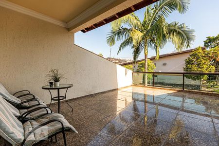 Casa à venda com 800m², 7 quartos e 8 vagasSacada