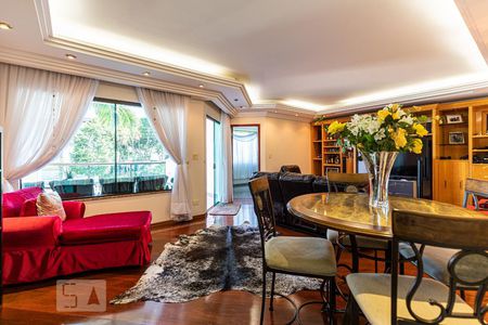 Casa à venda com 800m², 7 quartos e 8 vagasSala de TV