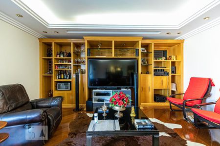 Casa à venda com 800m², 7 quartos e 8 vagasSala de TV